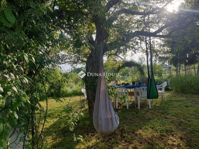 Eladó családi ház, Balatonszárszón 98 M Ft, 6 szobás