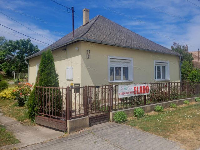 Eladó családi ház, Felcsúton 57 M Ft, 2+1 szobás