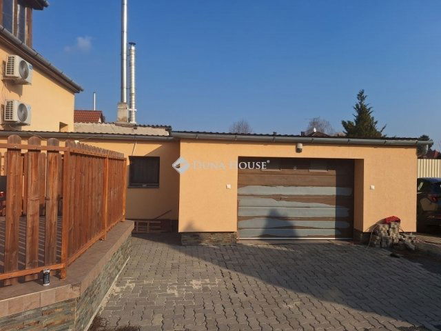 Eladó családi ház, Érden 125 M Ft, 7 szobás