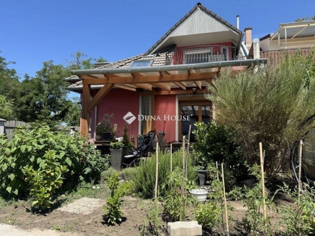 Eladó családi ház, Budapesten, IV. kerületben 124.99 M Ft