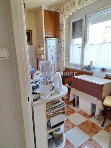 Eladó panellakás, Székesfehérvárott 63 M Ft, 3 szobás