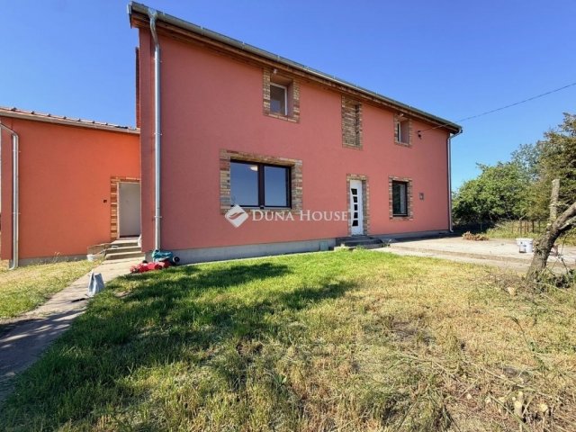 Eladó családi ház, Cserkeszőlőn 49.9 M Ft, 4 szobás
