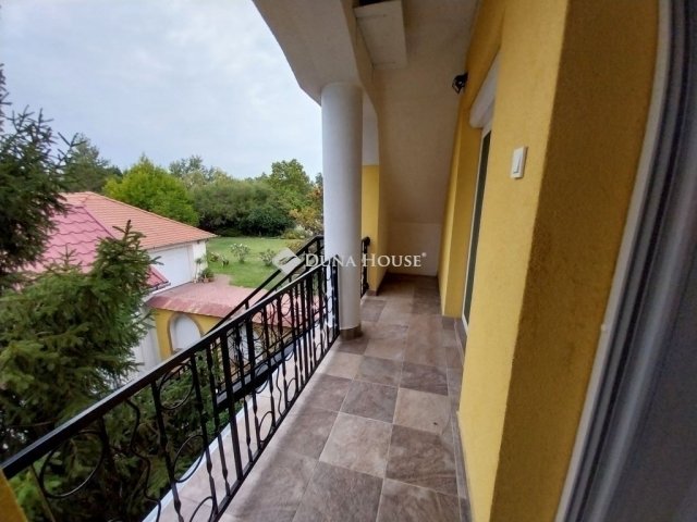 Eladó családi ház, Szegeden 199.9 M Ft, 7+1 szobás