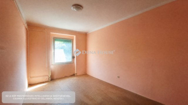 Eladó téglalakás, Komlón 13.5 M Ft, 3 szobás
