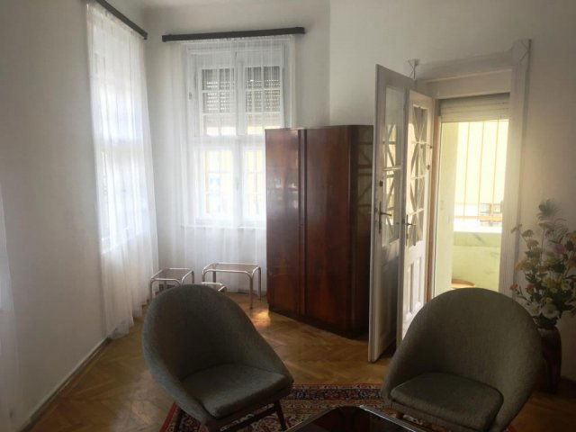 Kiadó téglalakás, albérlet, Pécsett, Búza téren 150 E Ft / hó