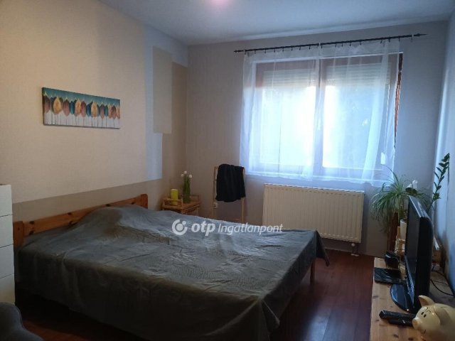 Eladó családi ház, Dányon 89.9 M Ft, 5 szobás