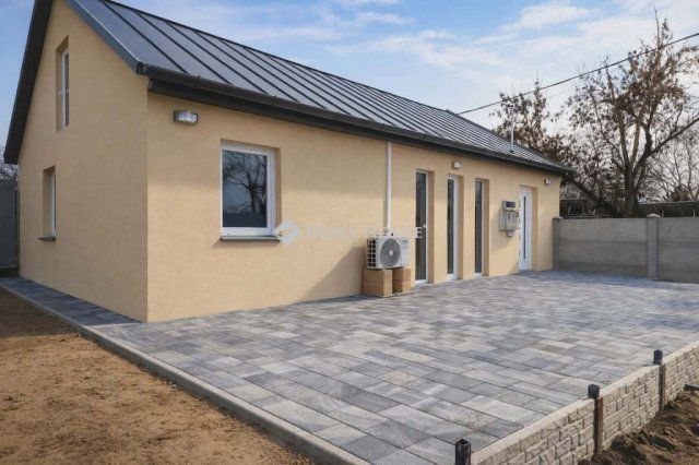 Eladó családi ház, Debrecenben 72 M Ft, 3 szobás