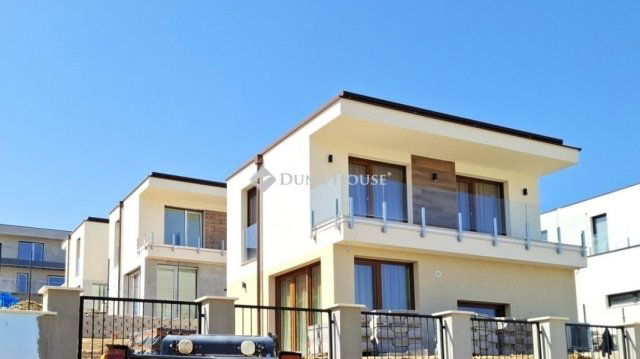 Eladó ikerház, Budapesten, III. kerületben 196 M Ft, 3+1 szobás