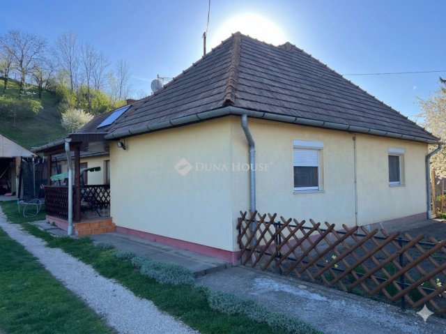 Eladó családi ház, Sárbogárdon 30 M Ft, 4 szobás