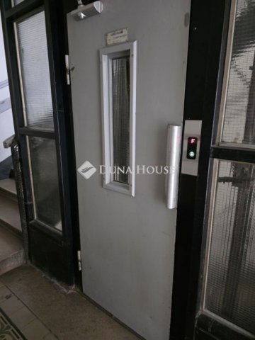 Eladó téglalakás, Budapesten, VIII. kerületben 130 M Ft