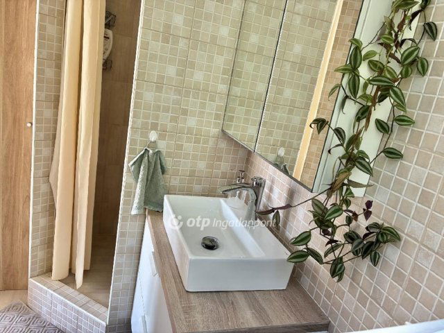 Eladó téglalakás, Budapesten, IX. kerületben 78.9 M Ft, 2 szobás