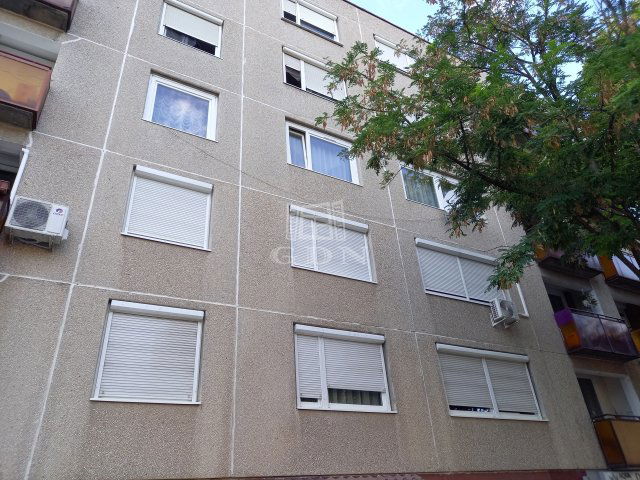 Eladó panellakás, Szigetszentmiklóson 58.5 M Ft, 1+2 szobás