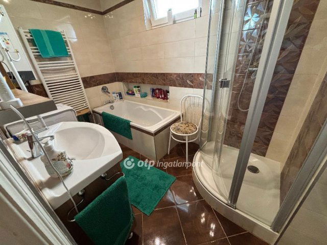 Eladó családi ház, Nyíregyházán 89 M Ft, 4+1 szobás