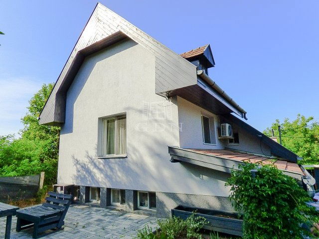 Eladó családi ház, Szadán 97.9 M Ft, 5 szobás