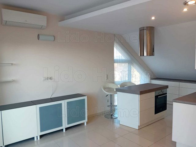 Kiadó téglalakás, albérlet, Balatonfüreden 210 E Ft / hó