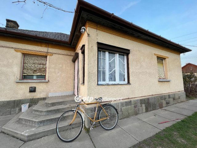 Eladó családi ház, Tápiógyörgyén 26.5 M Ft, 3 szobás