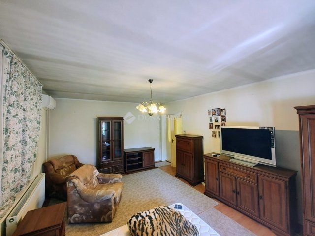 Eladó családi ház, Kisteleken 50 M Ft, 2 szobás