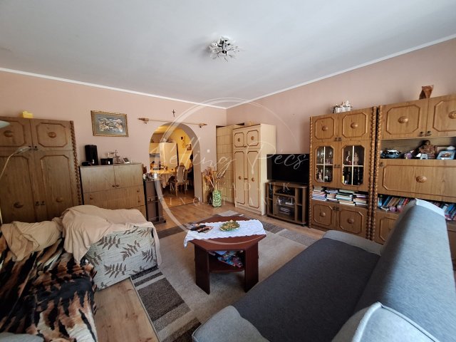 Eladó családi ház, Komlón 50 M Ft, 4 szobás