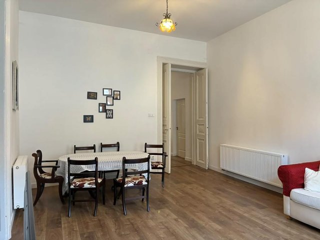 Eladó téglalakás, Budapesten, VI. kerületben, Csengery utcában