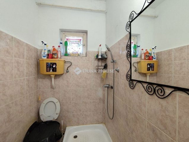 Eladó családi ház, Dunaharasztin 23.9 M Ft, 2 szobás