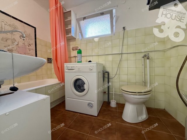 Eladó családi ház, Kecskeméten 29.9 M Ft, 1 szobás