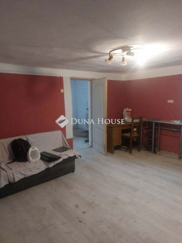 Eladó családi ház, Téten 25.9 M Ft, 2 szobás