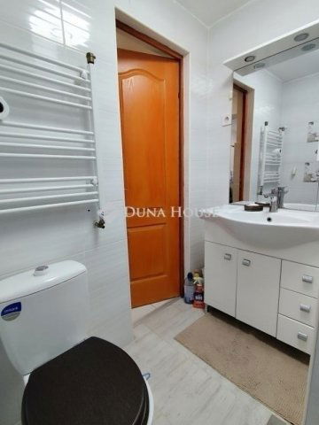 Eladó családi ház, Vecsésen 67 M Ft, 3 szobás