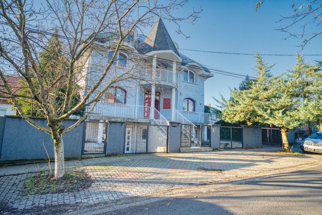 Eladó családi ház, Budapesten, XVIII. kerületben 270 M Ft