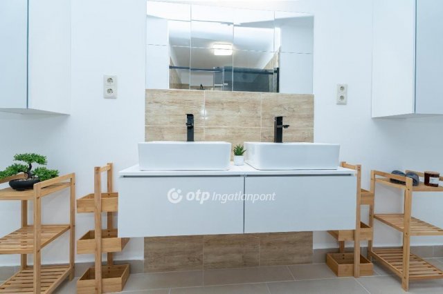 Eladó téglalakás, Budapesten, XVIII. kerületben 99.8 M Ft