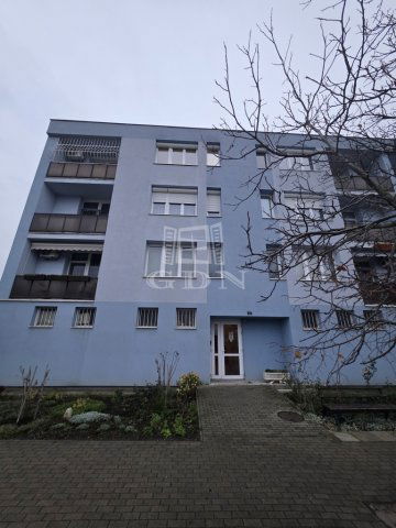 Eladó téglalakás, Pétfürdőn 30 M Ft, 2 szobás