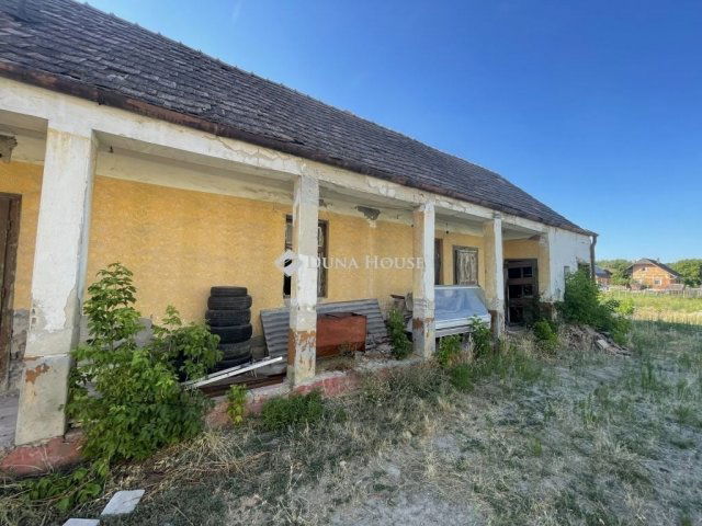 Eladó családi ház, Dabason 32.5 M Ft, 1 szobás