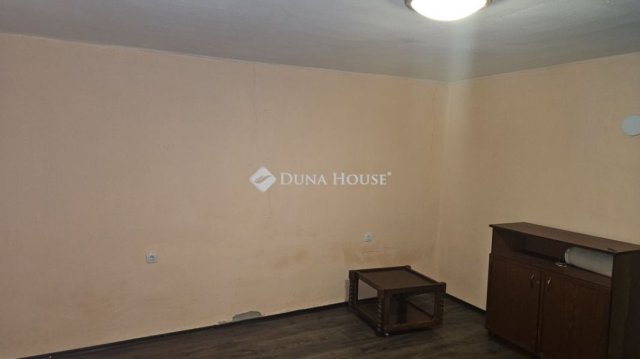 Eladó családi ház, Lajoskomáromban 24.9 M Ft, 2 szobás