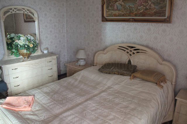 Eladó családi ház, Keszthelyen 137 M Ft, 5+4 szobás