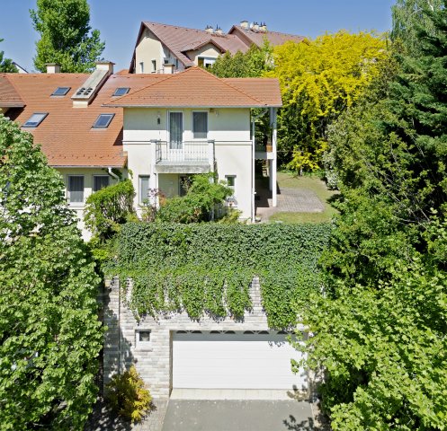 Eladó ikerház, Budapesten, III. kerületben 229.9 M Ft, 5 szobás