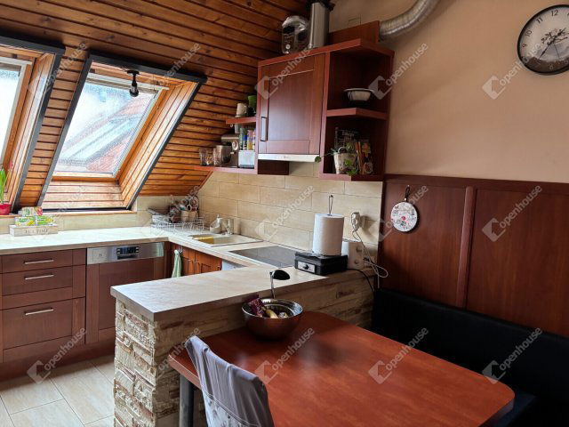 Eladó téglalakás, Győrött 74.9 M Ft, 3 szobás