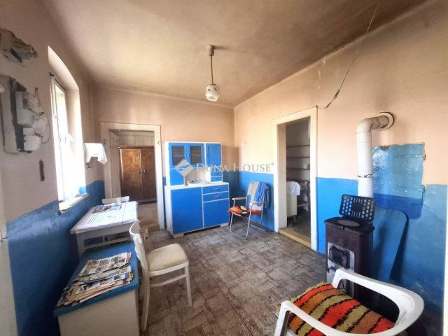 Eladó családi ház, Nárain 28.5 M Ft, 2 szobás