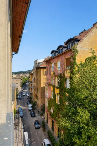 Eladó téglalakás, Budapesten, I. kerületben 159.9 M Ft, 3 szobás