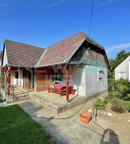 Eladó családi ház, Győrújbaráton 44.5 M Ft, 3 szobás