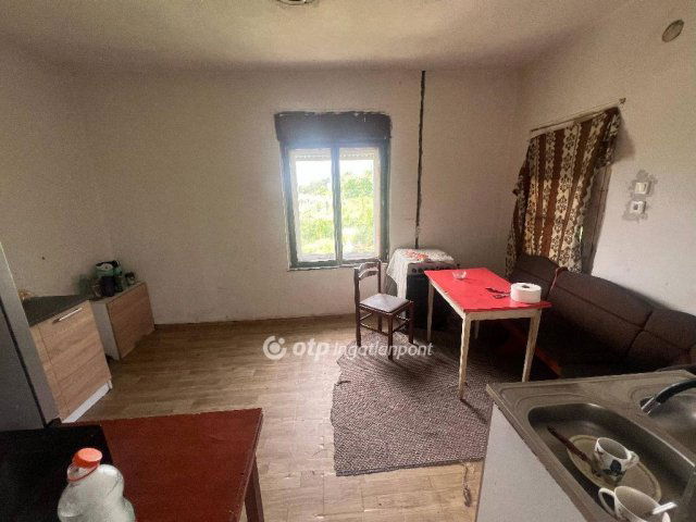 Eladó családi ház, Tápiógyörgyén 7.9 M Ft, 2 szobás
