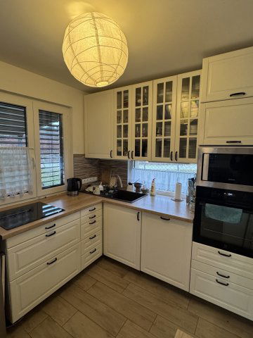 Eladó családi ház, Veszprémben 185 M Ft, 3+4 szobás