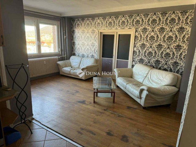 Eladó téglalakás, Pécsett, Esztergár Lajos utcában 48 M Ft