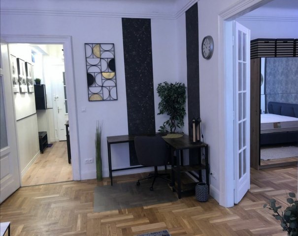 Kiadó téglalakás, albérlet, V. kerületben, Honvéd utcában