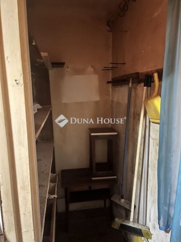 Eladó téglalakás, Pécsett, István utcában 20.9 M Ft, 1 szobás