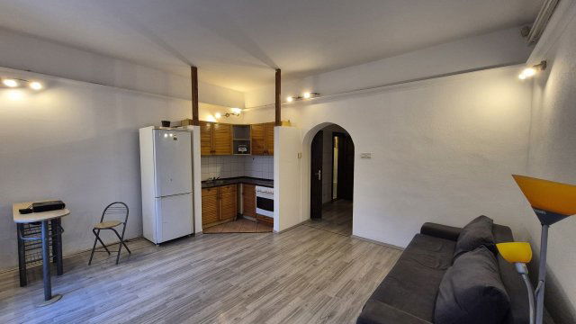 Eladó téglalakás, XVIII. kerületben, Felsőcsatári úton