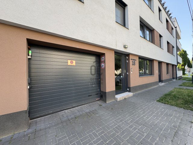 Eladó garázs, Győrött, Ady Endre utcában 7.9 M Ft
