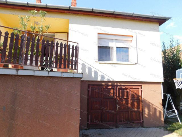 Eladó családi ház, Keszthelyen 90 M Ft, 3+4 szobás