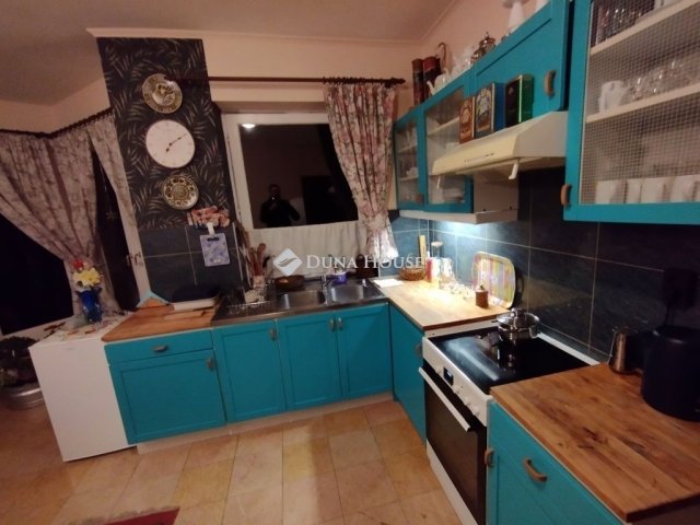 Eladó családi ház, Szegeden 149 M Ft, 5 szobás