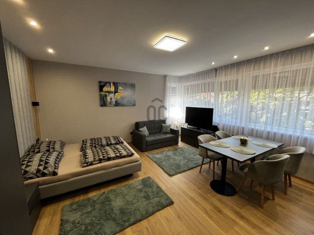 Eladó téglalakás, Debrecenben 90 M Ft, 1 szobás