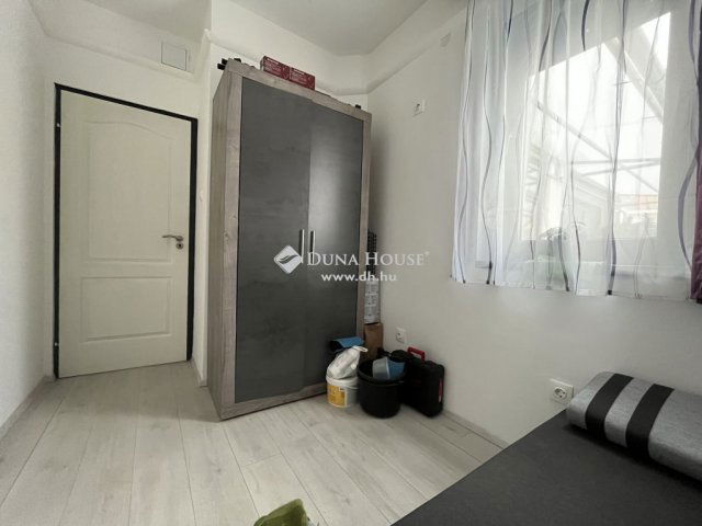 Eladó családi ház, Bonyhádon 255.589 M Ft, 9 szobás