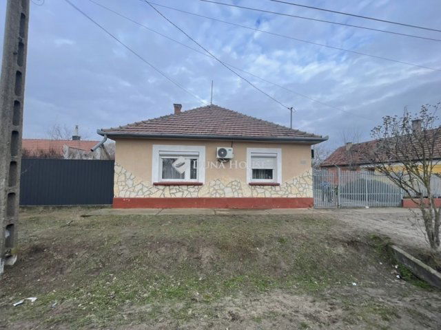Eladó családi ház, Lajosmizsén 45 M Ft, 3 szobás